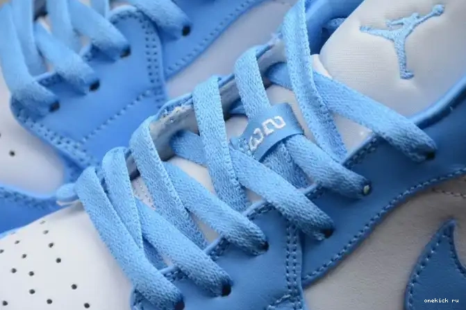 Rep Onekick 1 AO9944-441 (W) Low Air UNC Jordan 0430